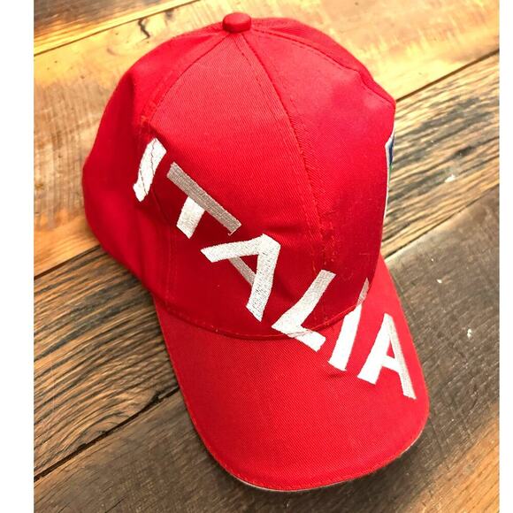 ITALIA Hat Red - Picture 1 of 5